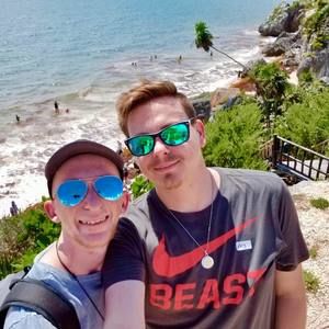 Meet your Posher, Christopher